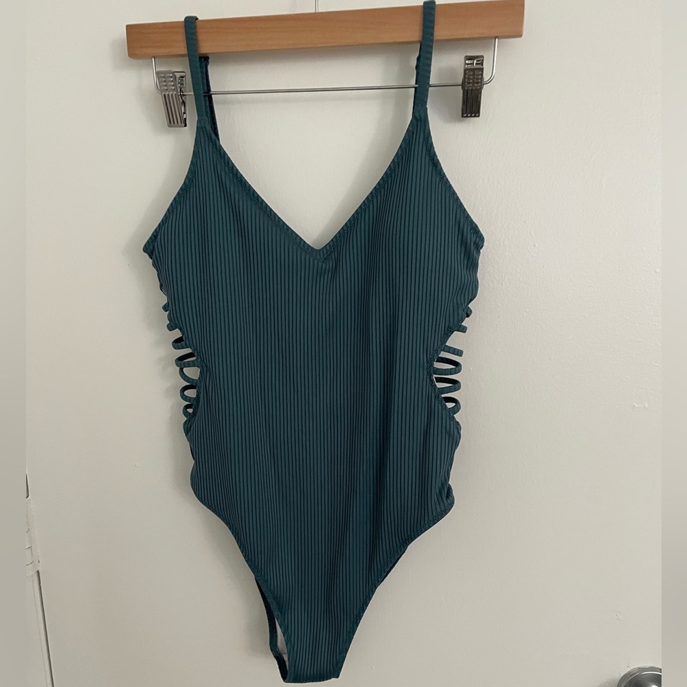 Victoria Secret Pink swimsuit suit cutout sides